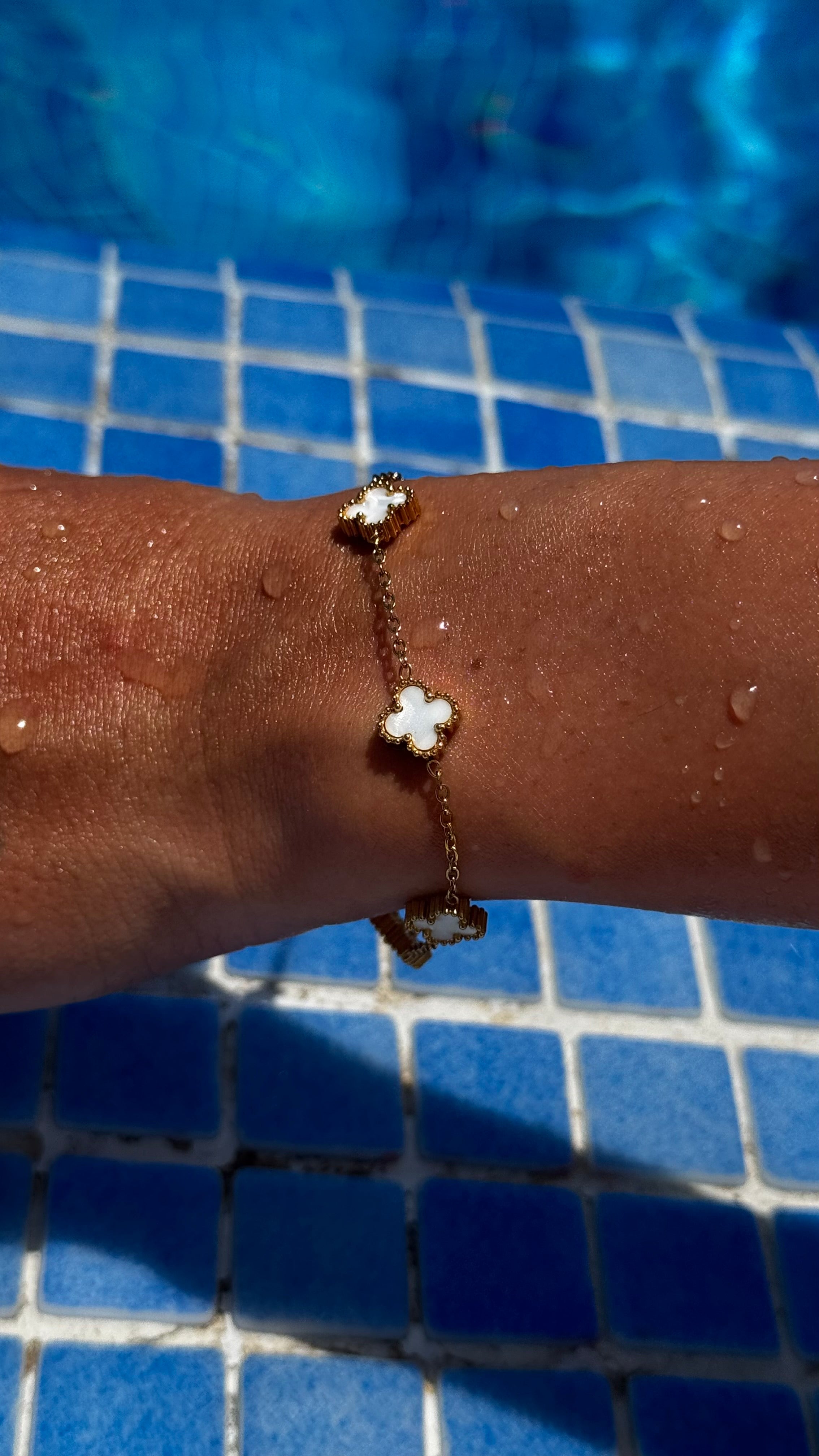 Mother of Pearl Mini Clover Bracelet