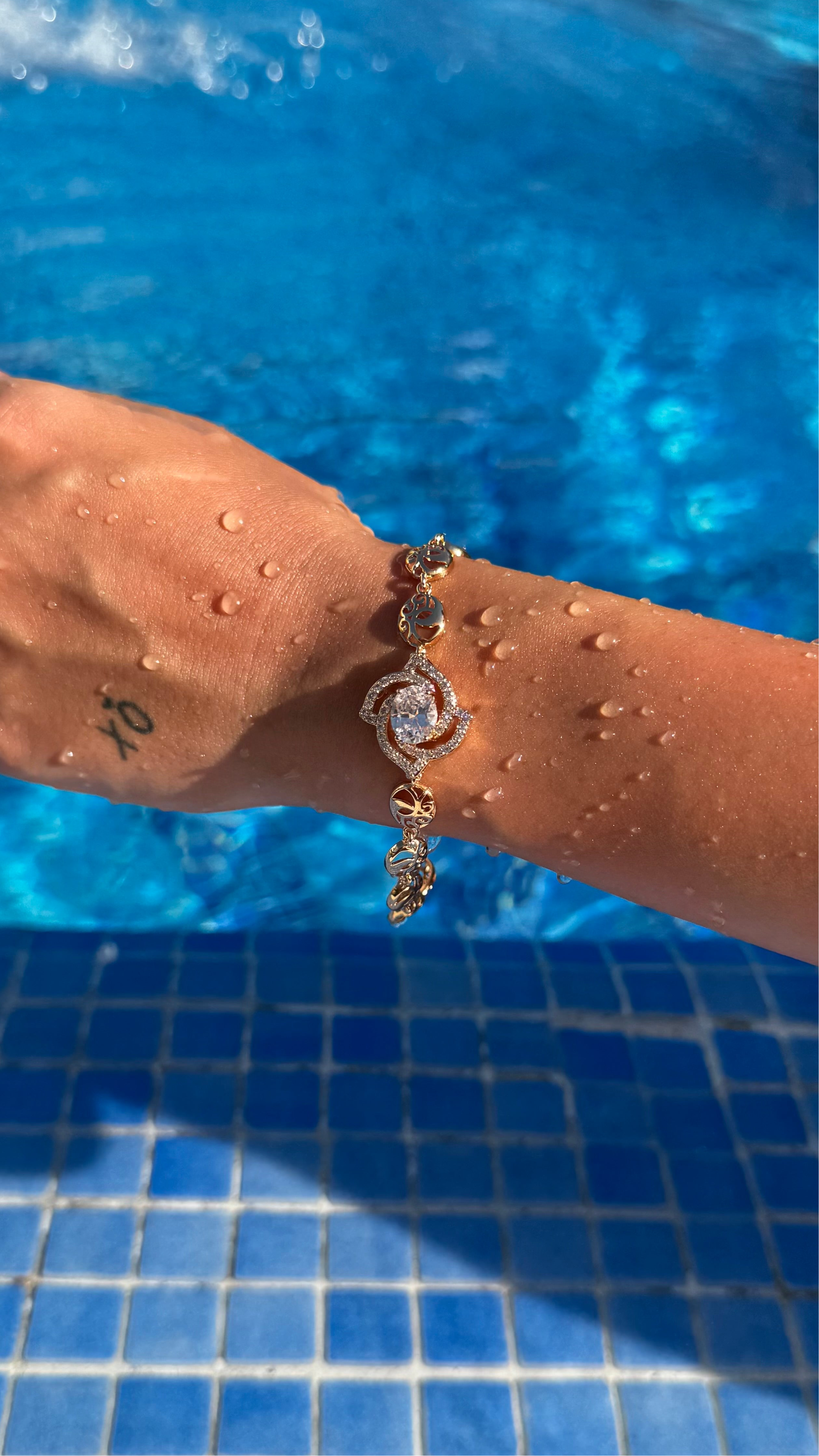 Crystal Clover Bracelet