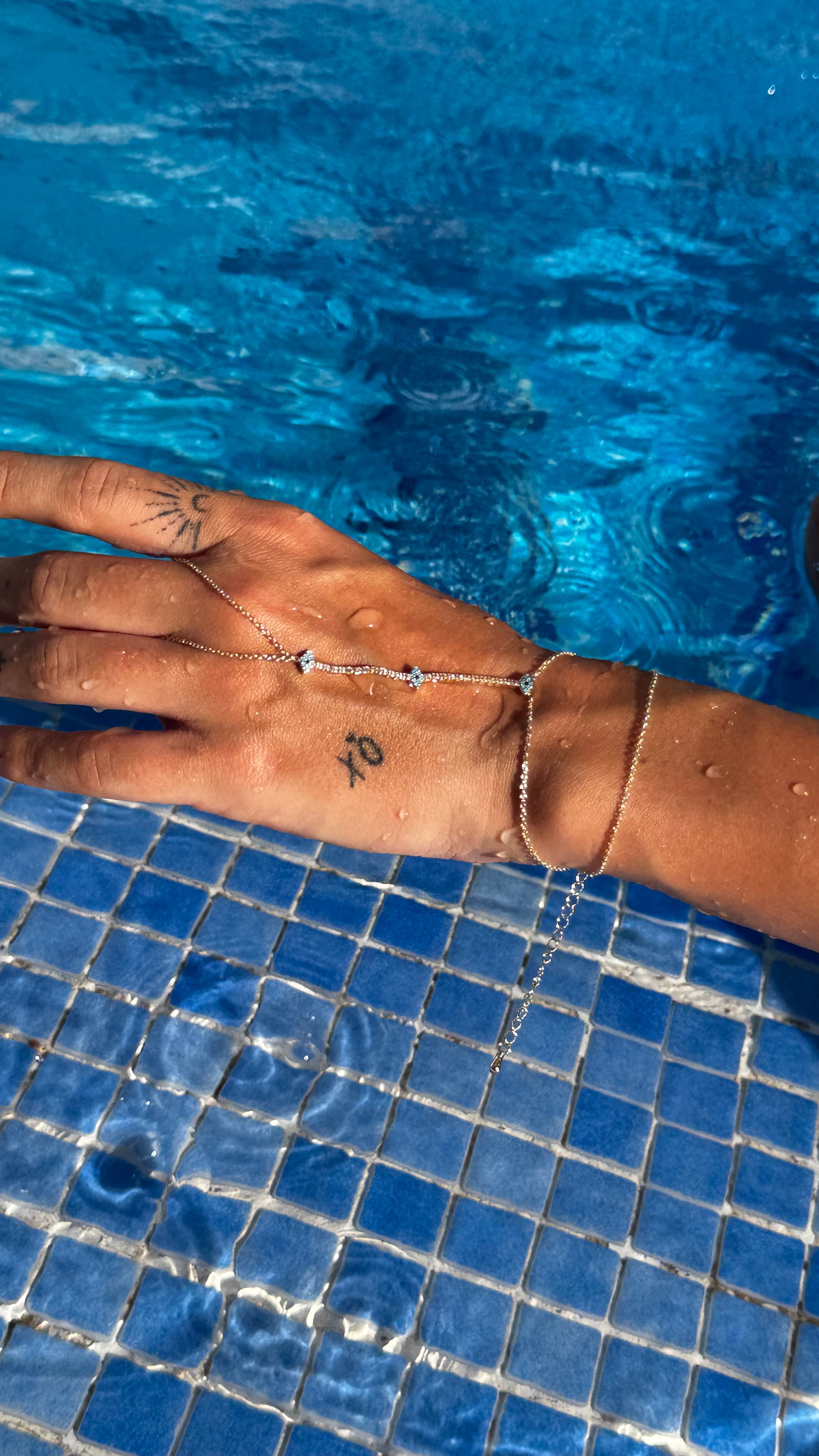 Aegira Hand Chain
