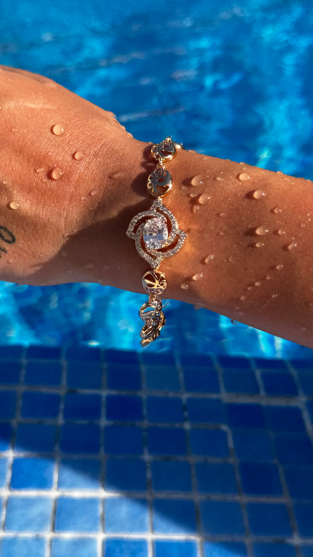 Crystal Clover Bracelet