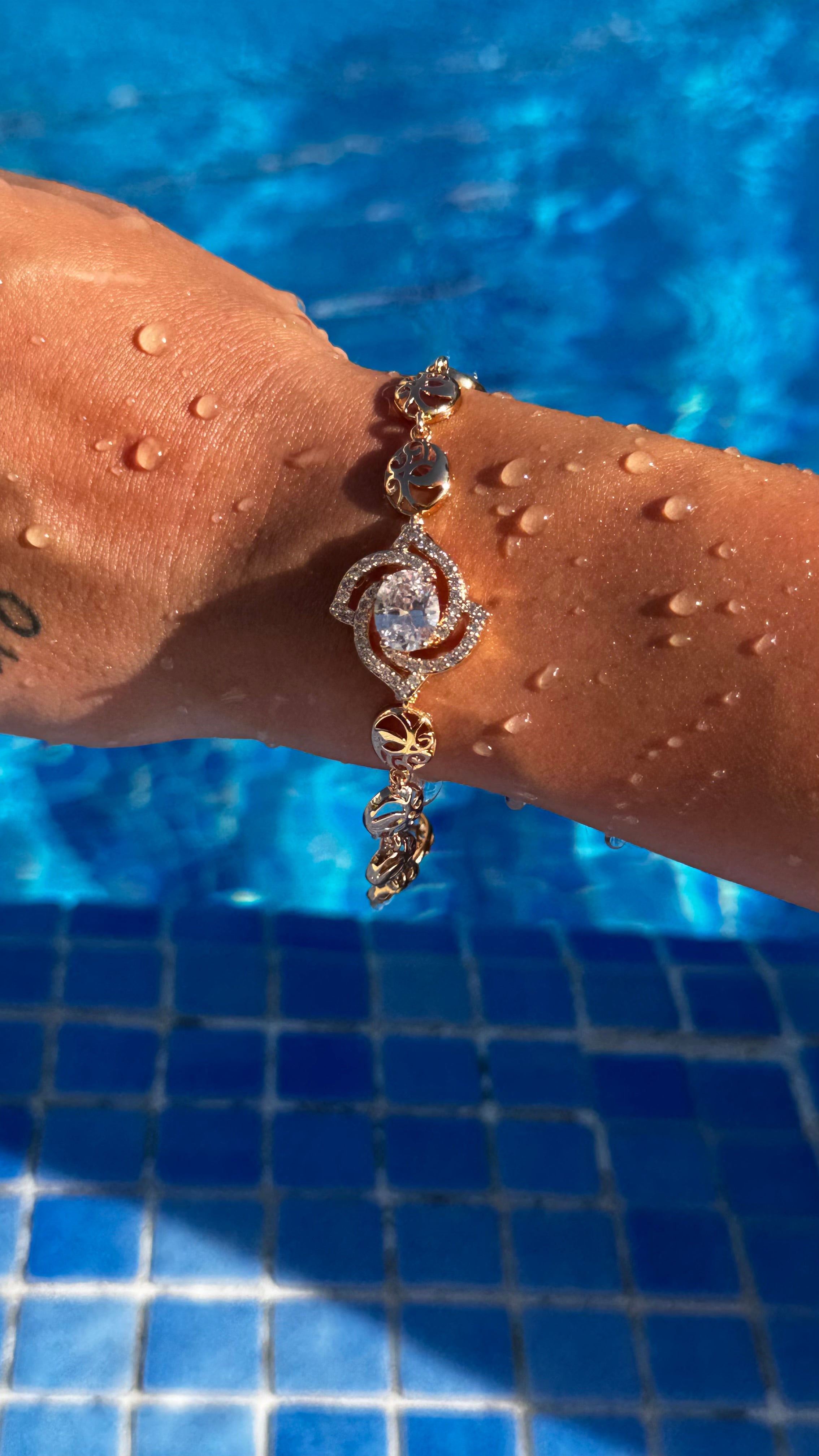 Crystal Clover Bracelet